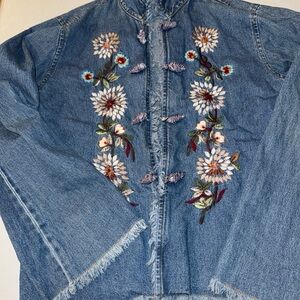 New Identity Jean Jacket Women’s Size Medium Embroidered Flowers Denim Open
